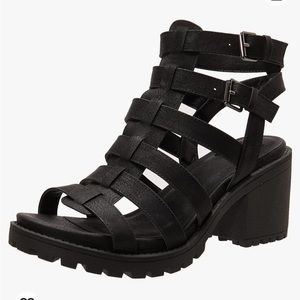 Dirty laundry Women’s black chunky heel strappy sandals size 8